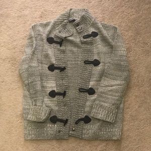 Men’s toggle and button closure sweater